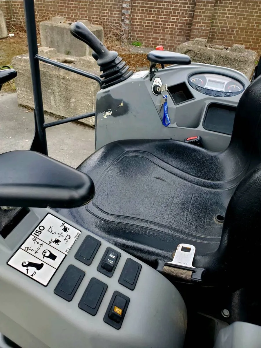 Bobcat mini digger - Image 2