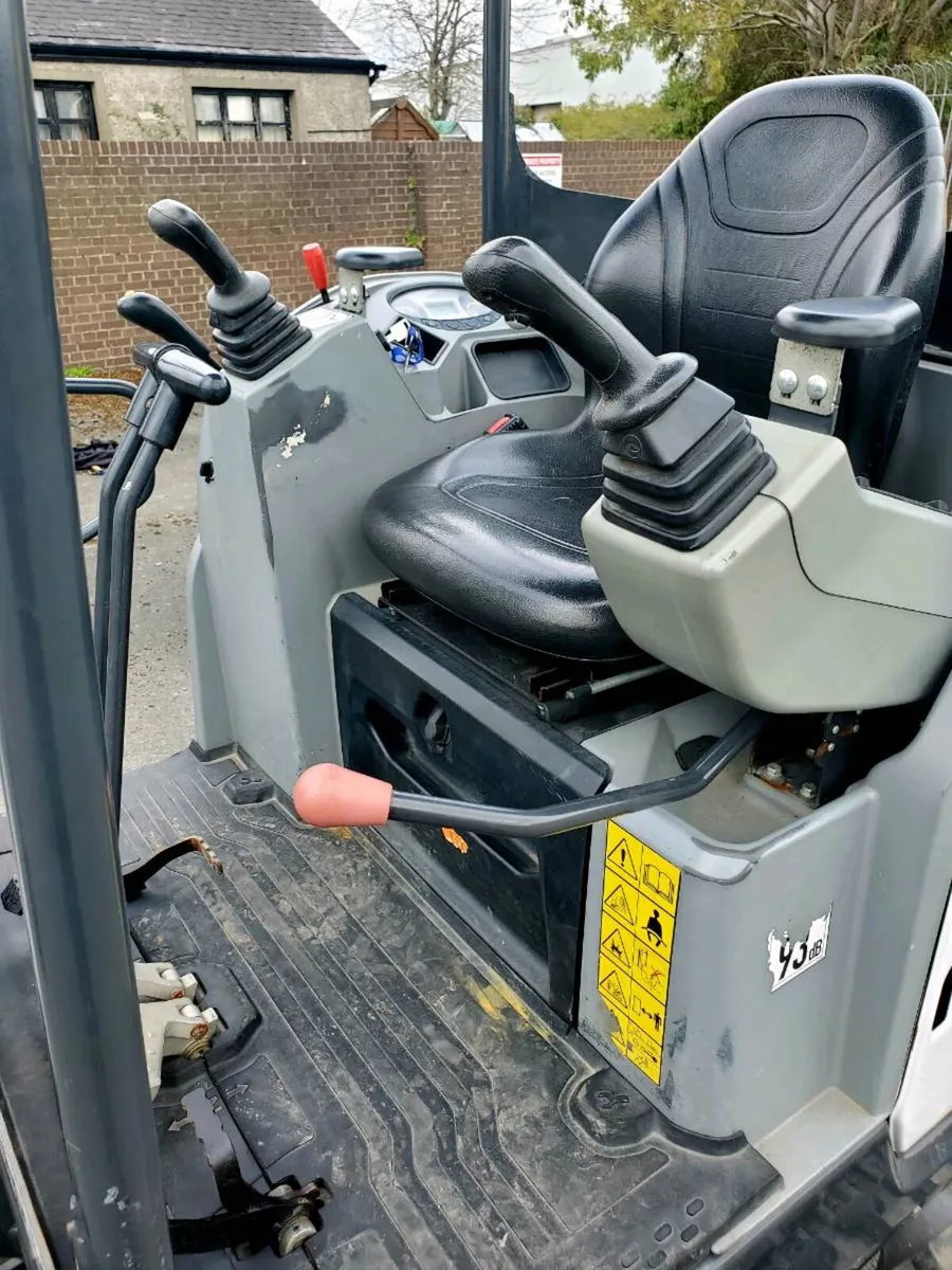Bobcat mini digger - Image 3