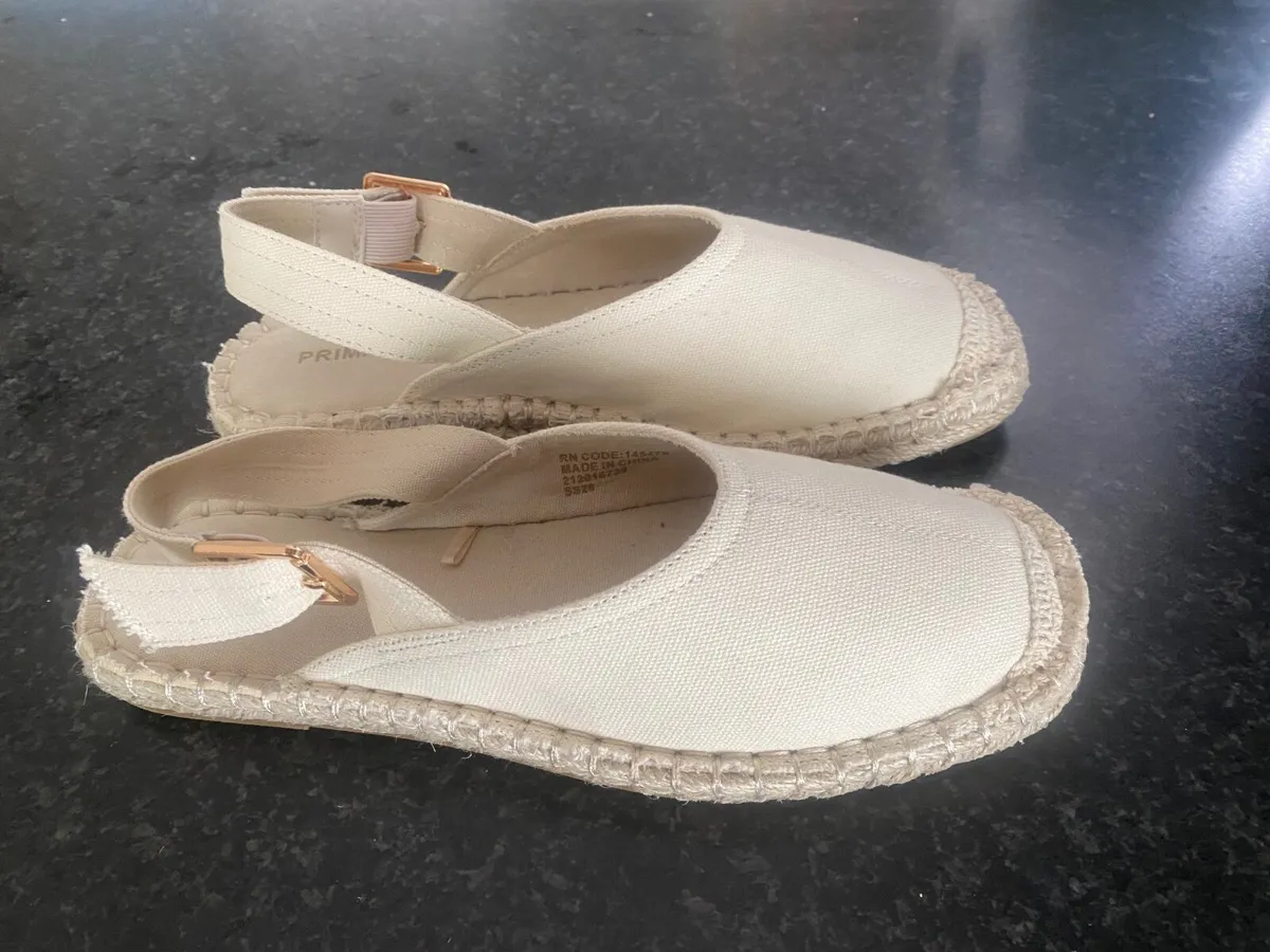 Sandals  Ladies   WANTED - Image 1