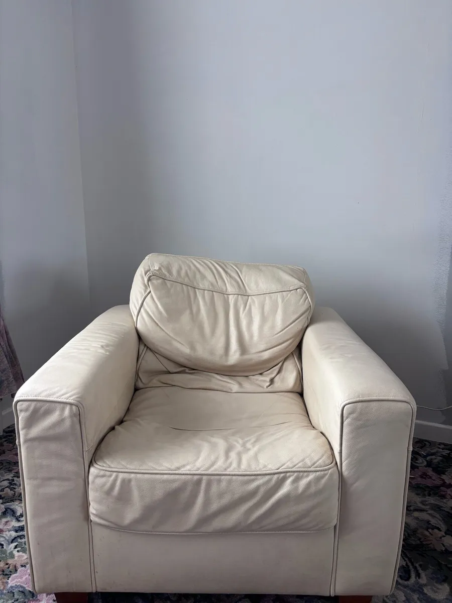 Couch - Image 2