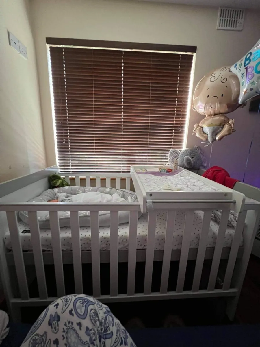 Baby bed - Image 1