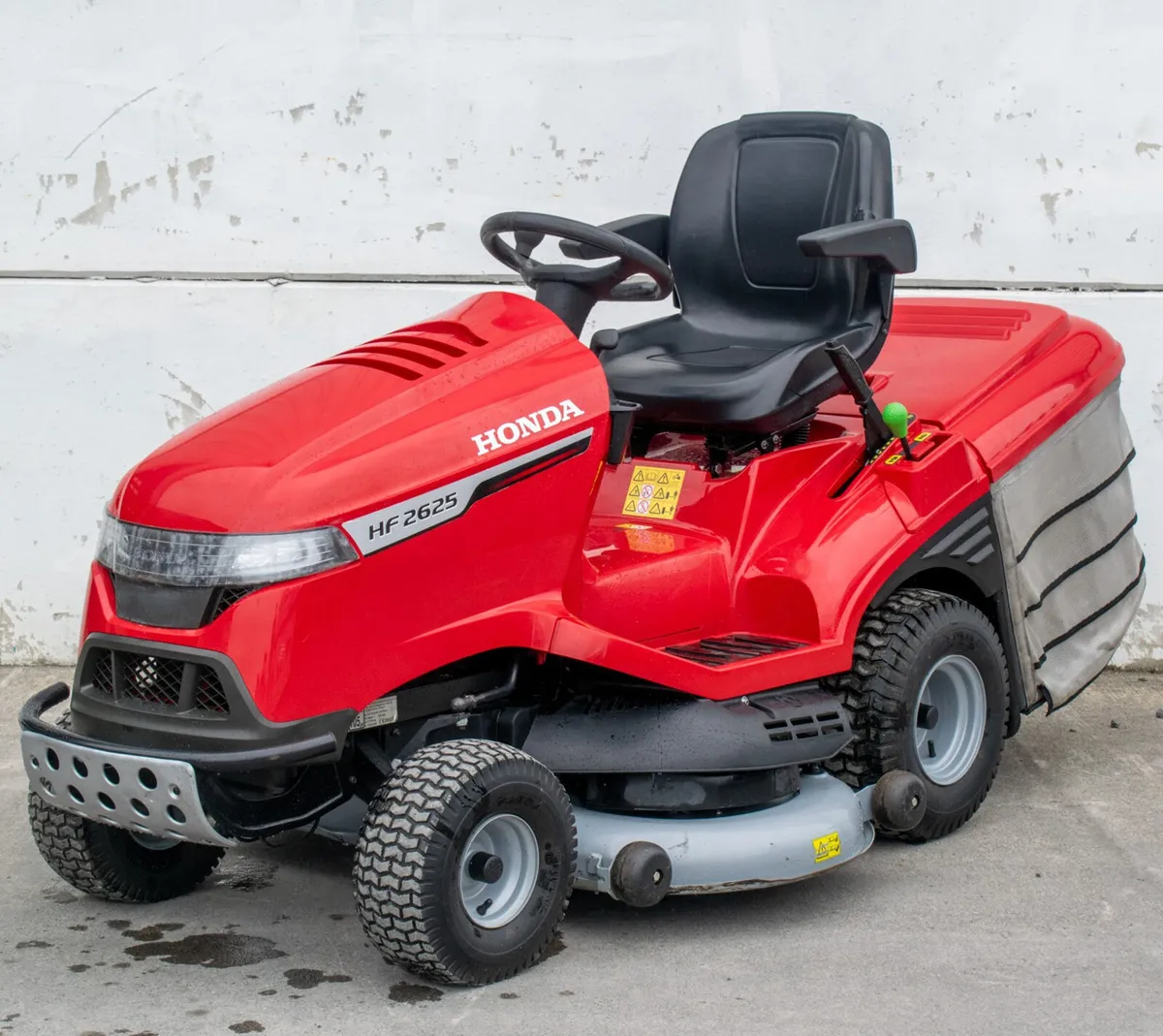 2022 Honda HF2625 HTE Lawnmower - Image 1