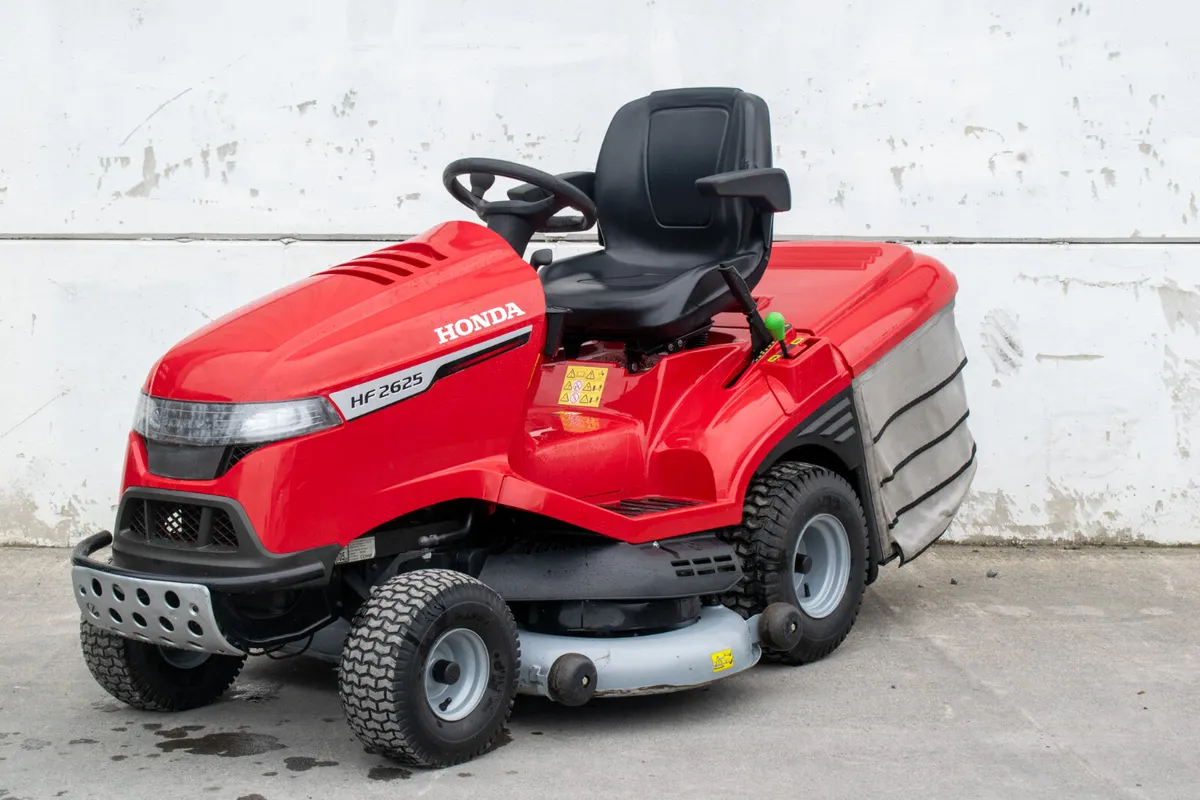 2022 Honda HF2625 HTE Lawnmower - Image 2