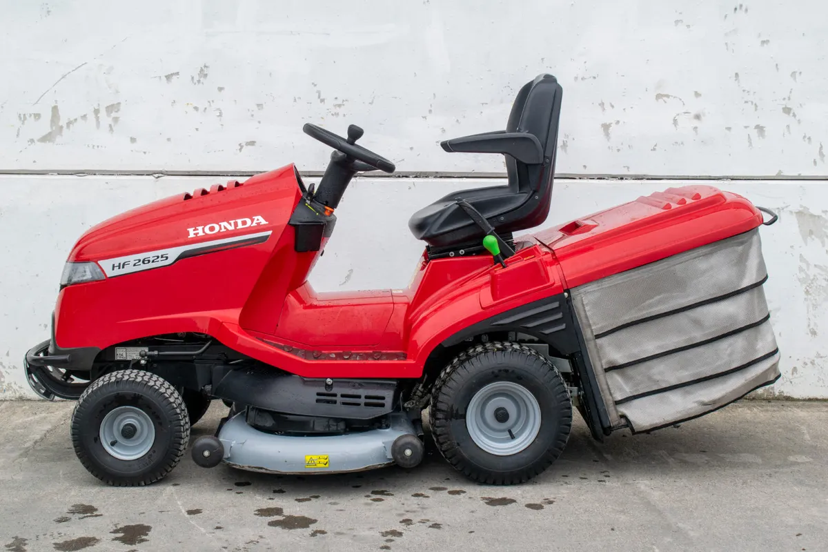 2022 Honda HF2625 HTE Lawnmower - Image 3