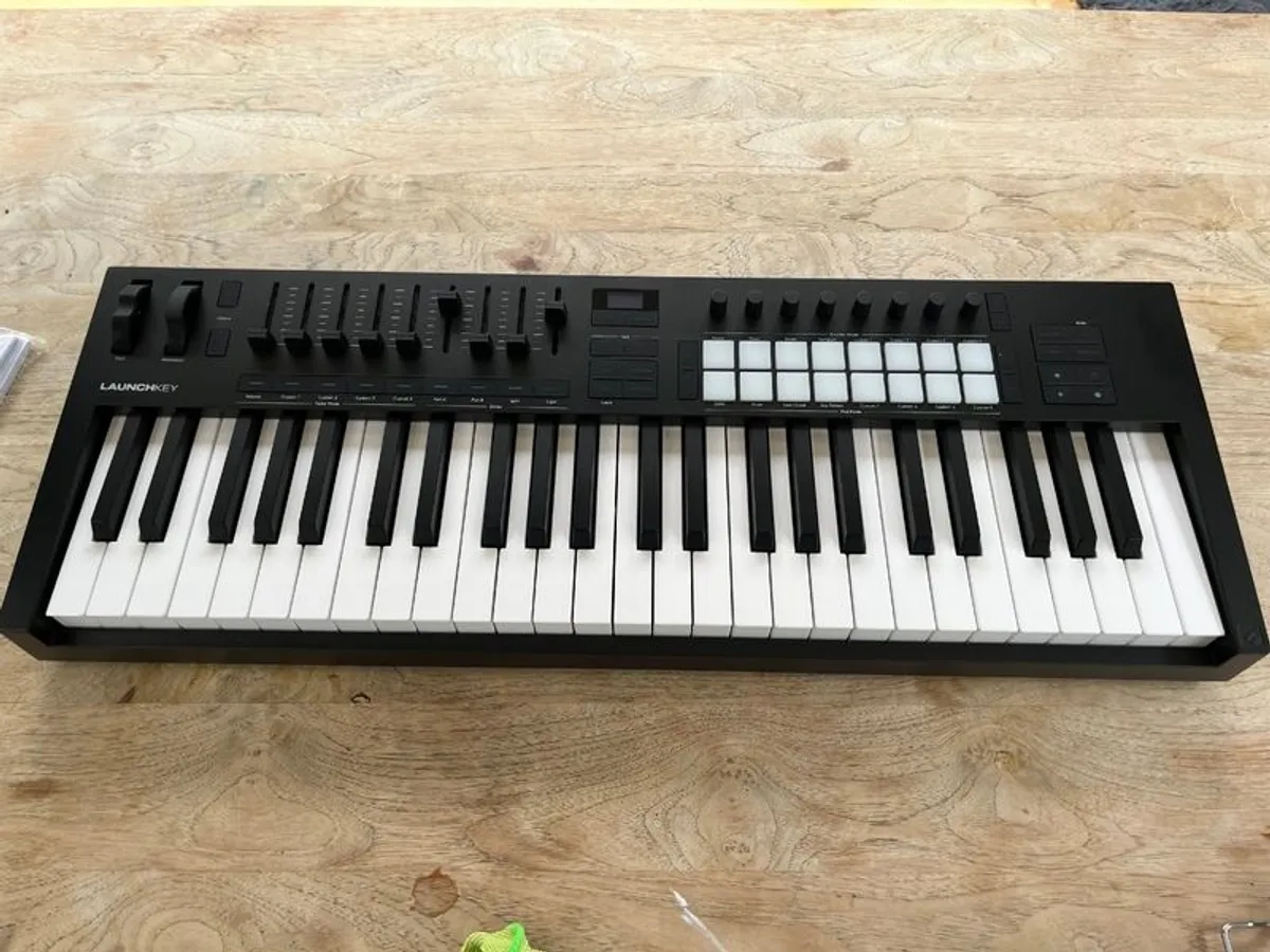 Novation Launchkey 49 MK4 USB MIDI Keyboard Controller