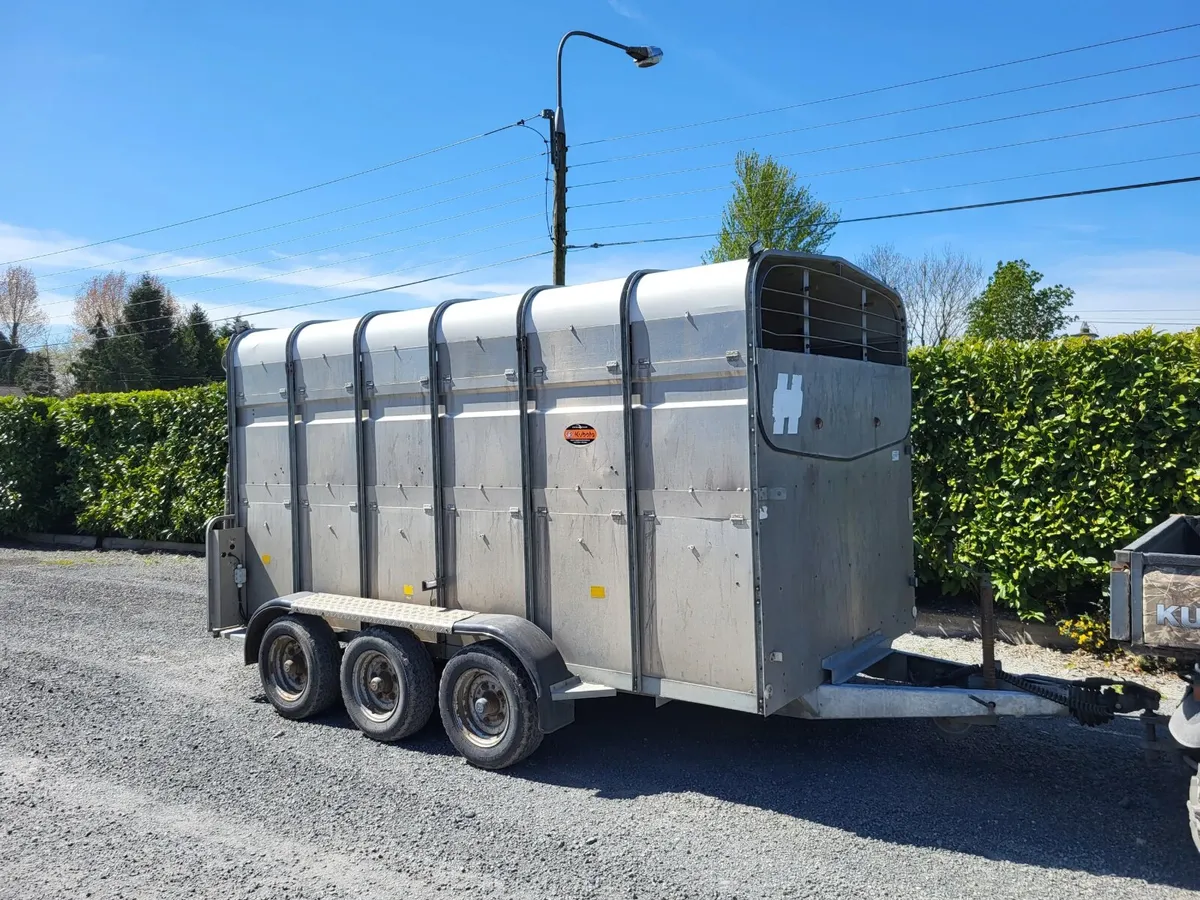 Hudson Tri Axle Livestock Trailer - Image 1