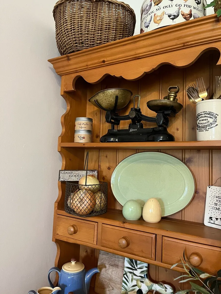 Dresser - Image 4