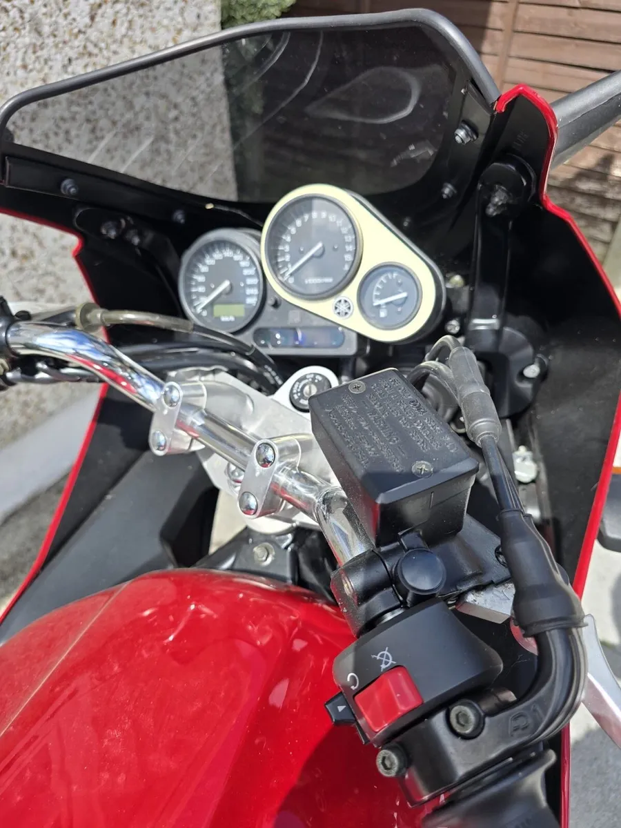 Yamaha fzr 600 - Image 4