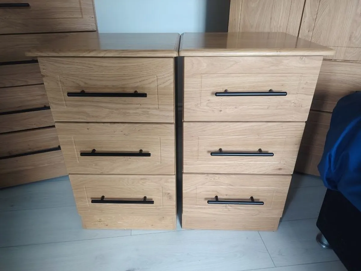 Bedroom furniture set - Image 4