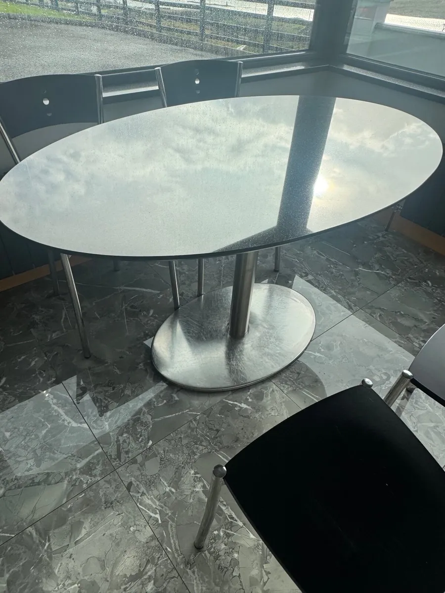 Dining table and 4 chairs - Image 1