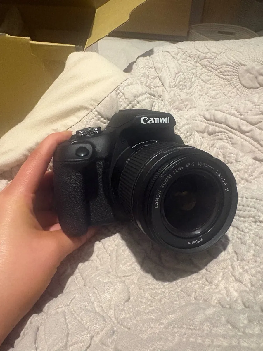 BRAND NEW Canon EOS 2000D with lens and strap - Image 4