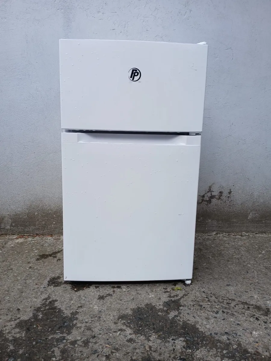 6 MOUNTH OLD UNDER COUNTER FRIDGE AND FREEZER - Image 1