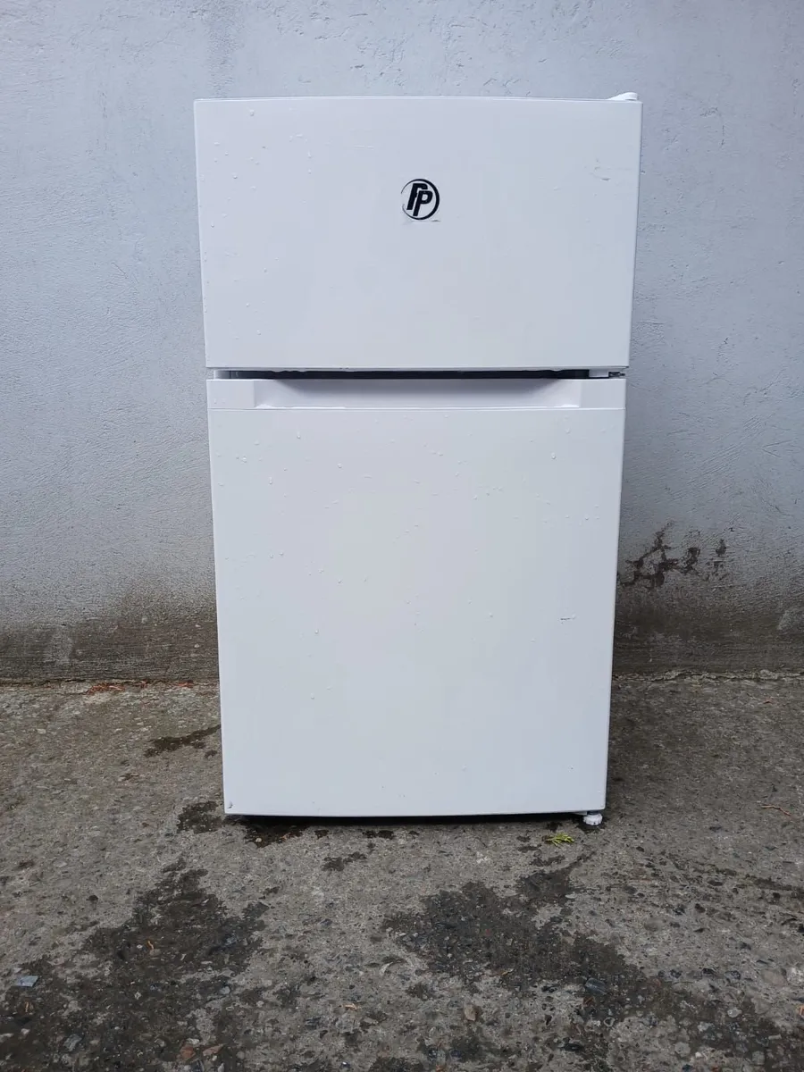 6 MOUNTH OLD UNDER COUNTER FRIDGE AND FREEZER - Image 4
