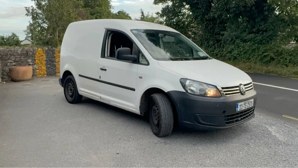 2011 caddy van - Image 1