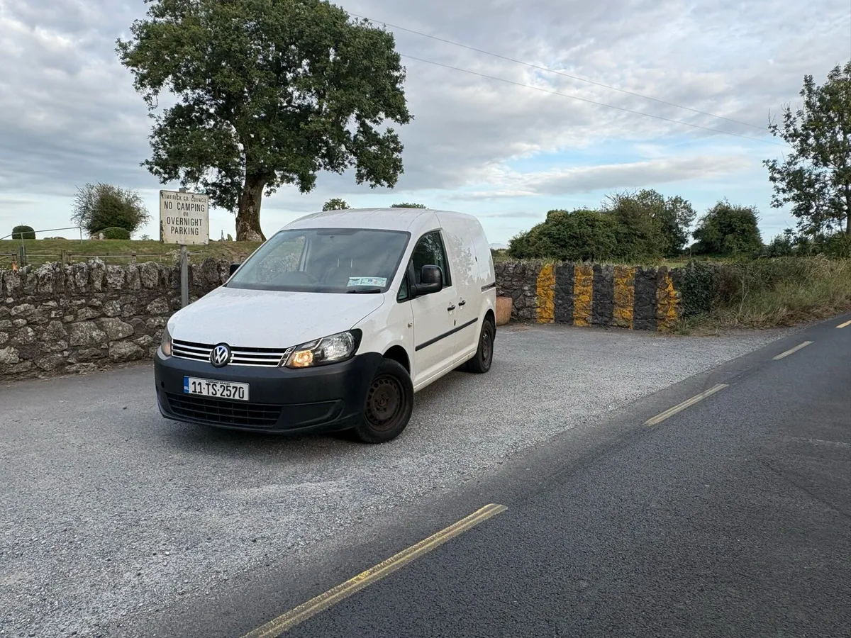 2011 caddy van - Image 2