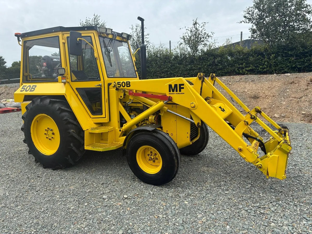 Massey Ferguson 50b loader - Image 1