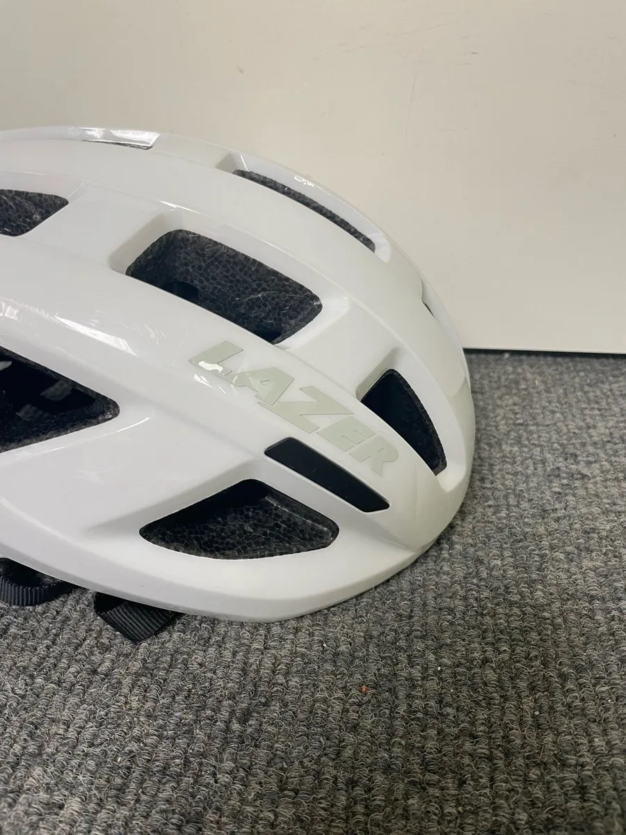 Lazer Bicycle Helmet - White - Size Medium - Image 2