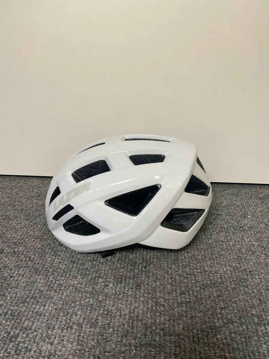 Lazer Bicycle Helmet - White - Size Medium - Image 4