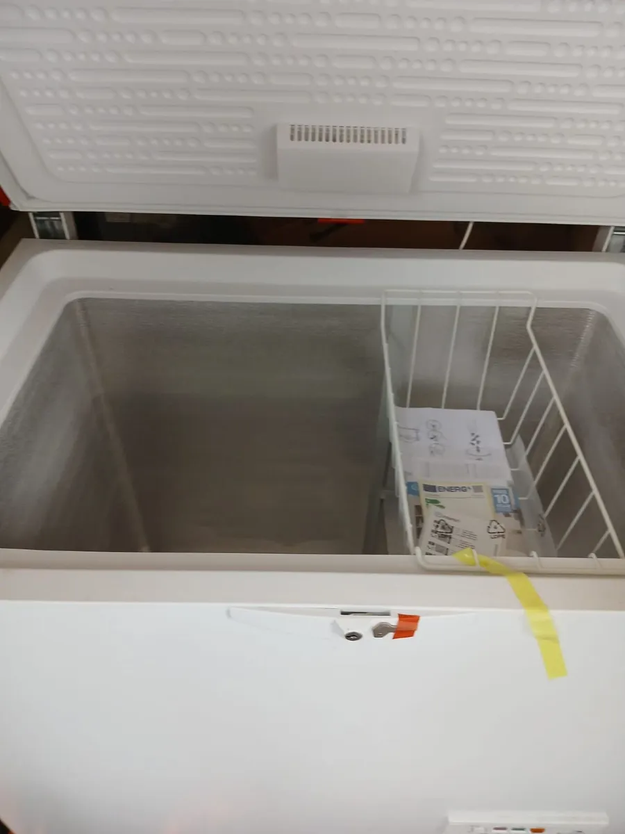 ACCIDENTE  BRAND NEW CHEST FREEZER FOR SALE - Image 3