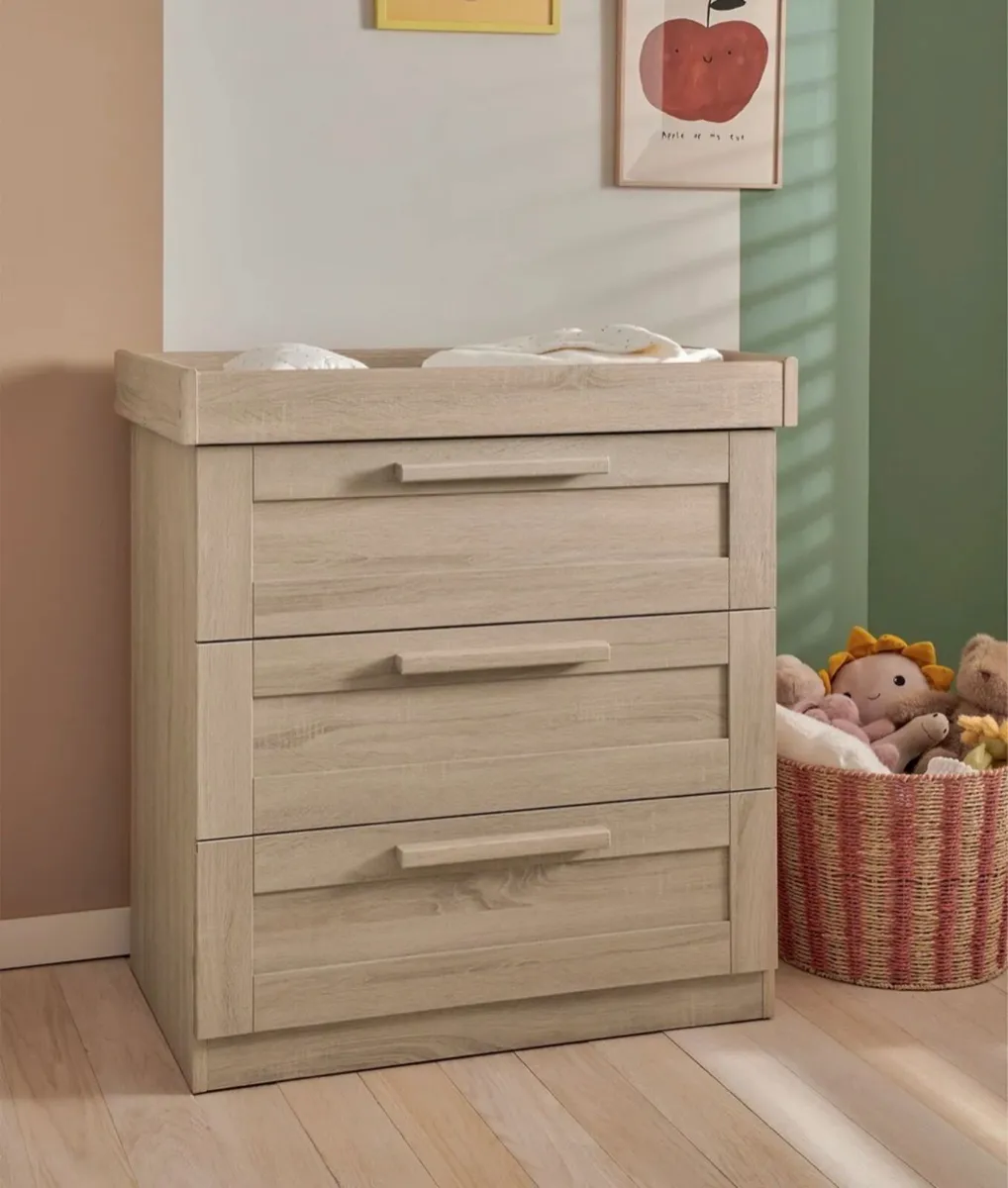 Mama’s and papa’s cot/bed and 3 drawer unit - Image 1