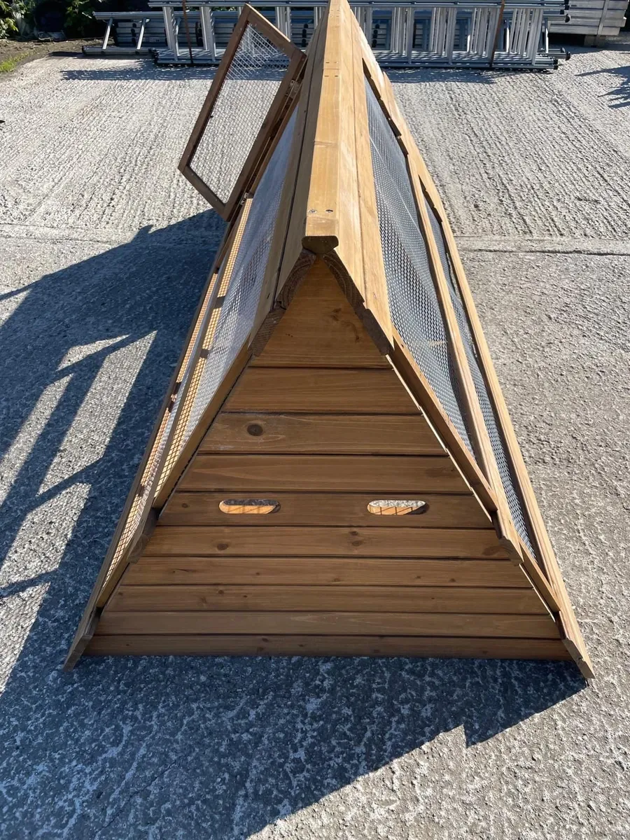 large Rabbit/Chicken Hutch - Image 2