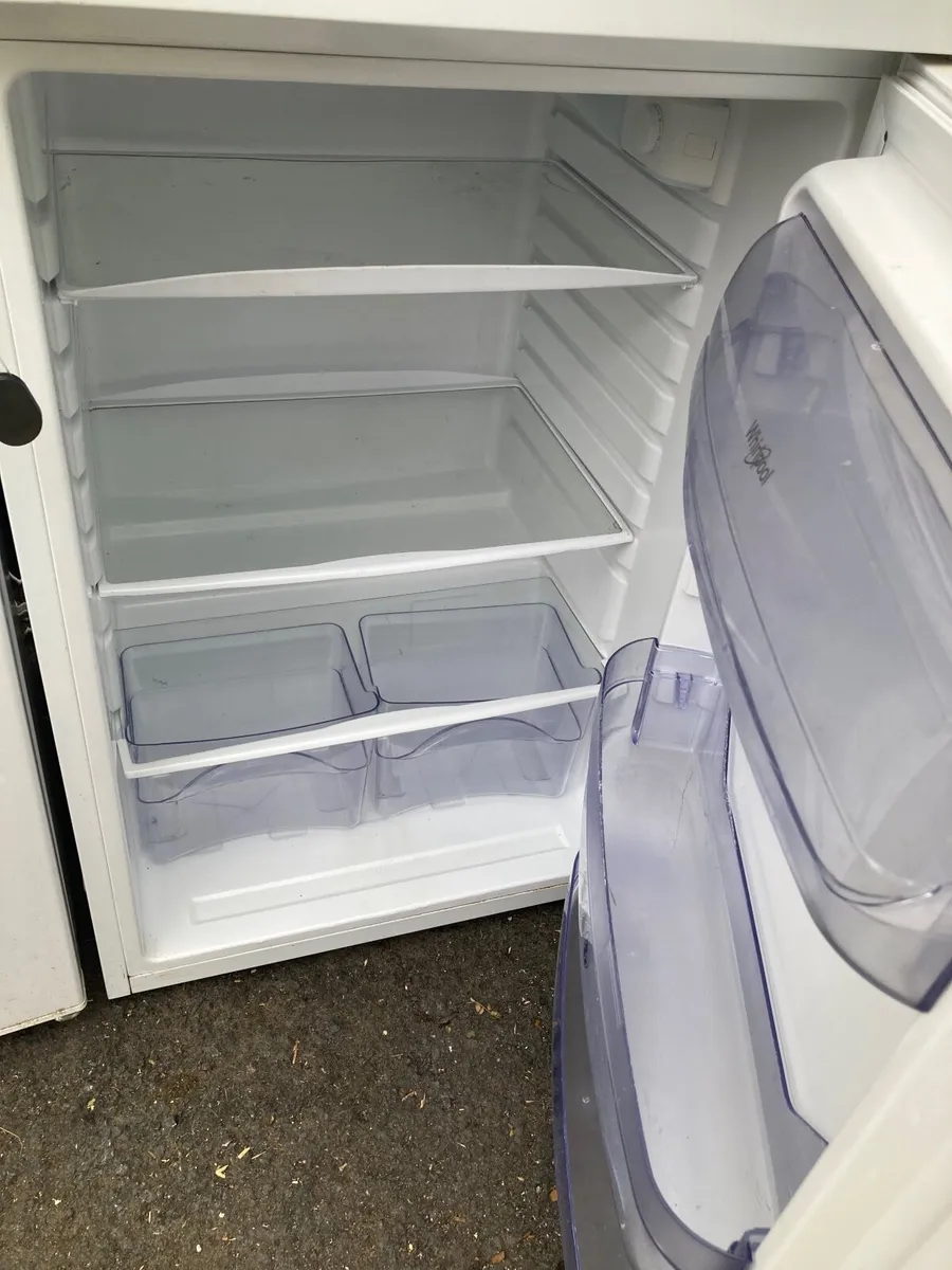 Fridge under counter - Image 2