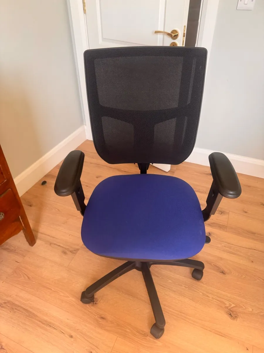 Office chair - Image 2