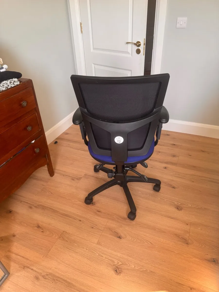 Office chair - Image 4