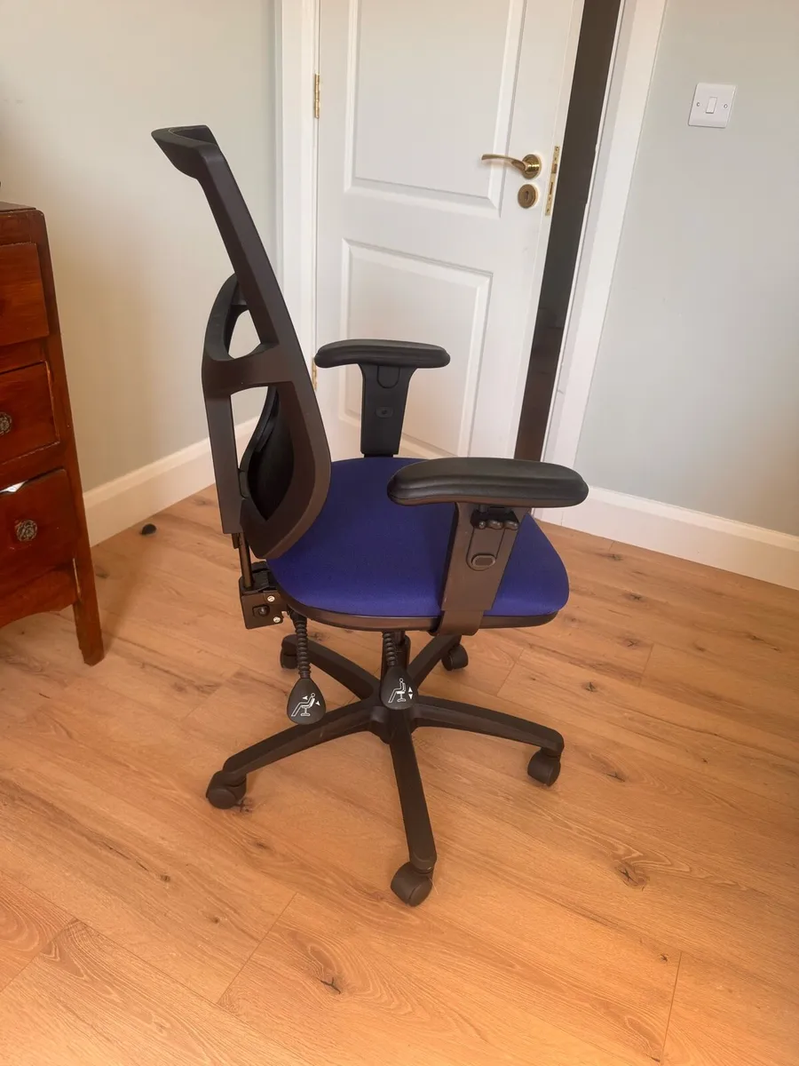 Office chair - Image 3