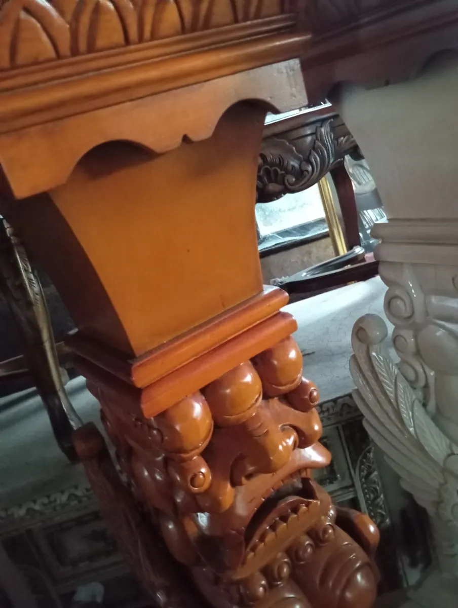 Vintage pedestal - Image 1