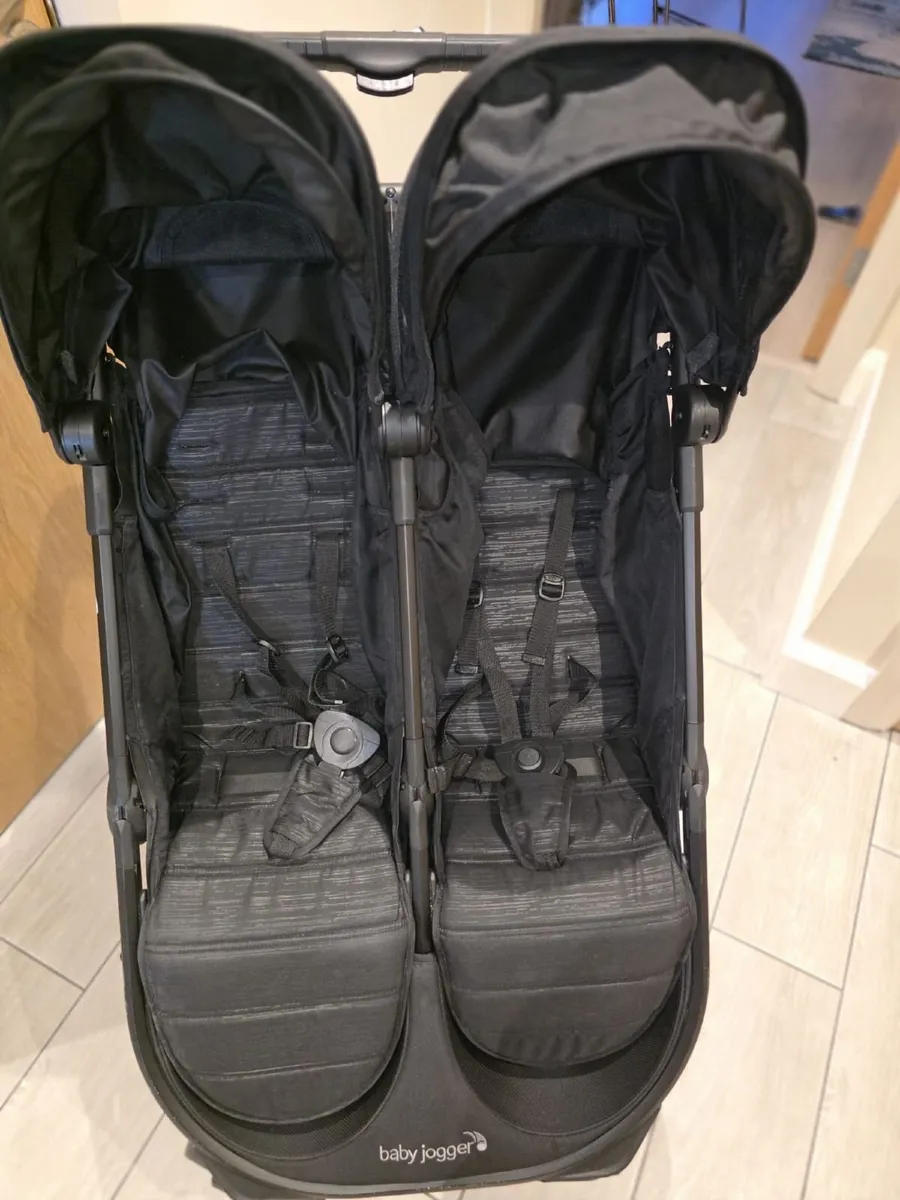 Baby Jogger City Tour 2 double stroller - Image 1