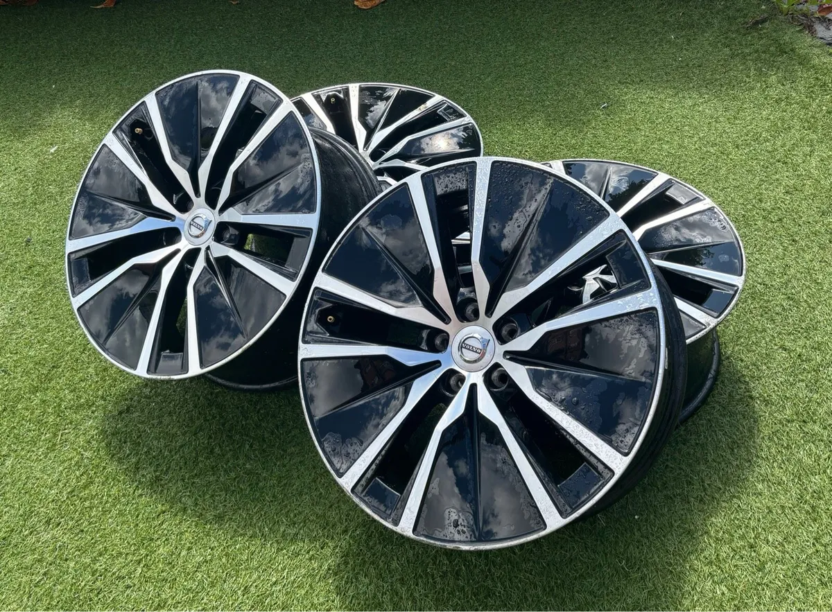 Volvo XC90 Wheels - Image 1