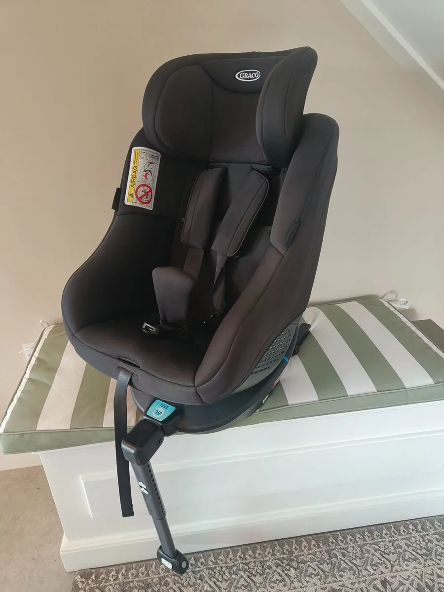 360 turn Graco  car seat - Image 3