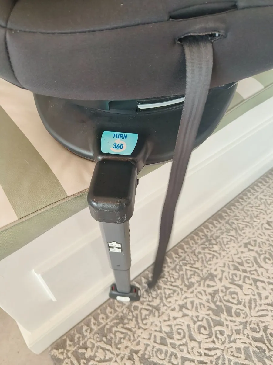 360 turn Graco  car seat - Image 4