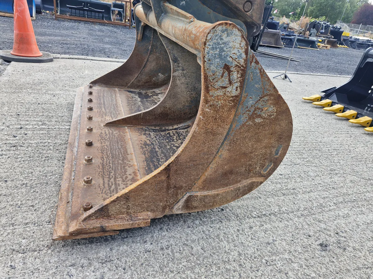Used 13T JDE HD grading bucket - same as new - Image 4