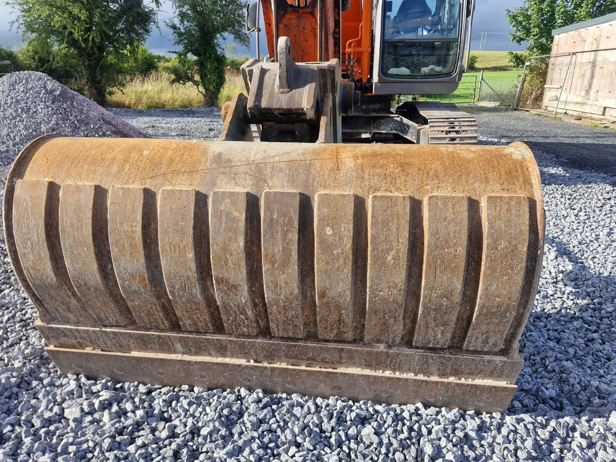 Used 13T JDE HD grading bucket - same as new - Image 2