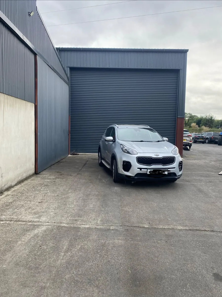2017 Kia Sportage for breaking - Image 3