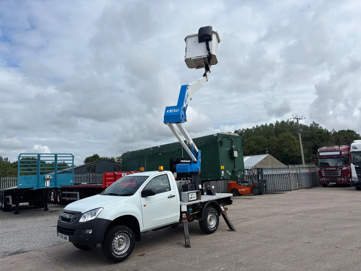 2016 Isuzu D-Max 4X4 Cherry picker 13 meter - Image 1