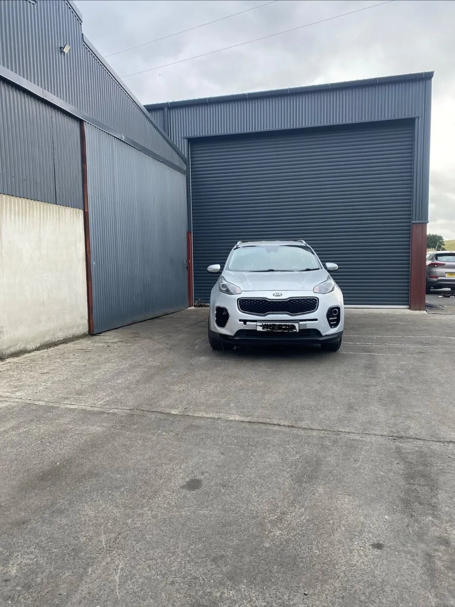 2017 Kia Sportage for breaking - Image 2