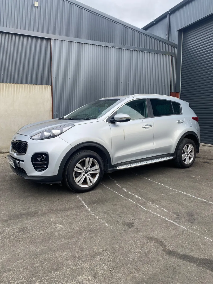 2017 Kia Sportage for breaking - Image 1