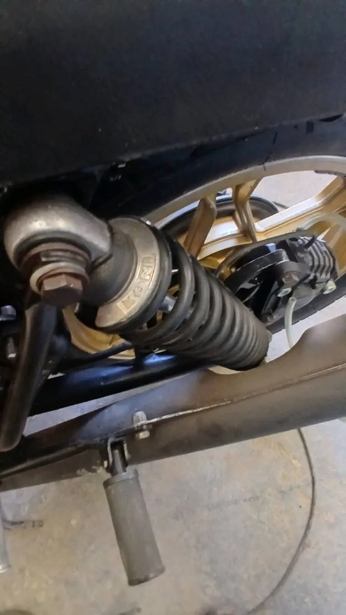 Moto Guzzi Agostini Le Mans - Image 2