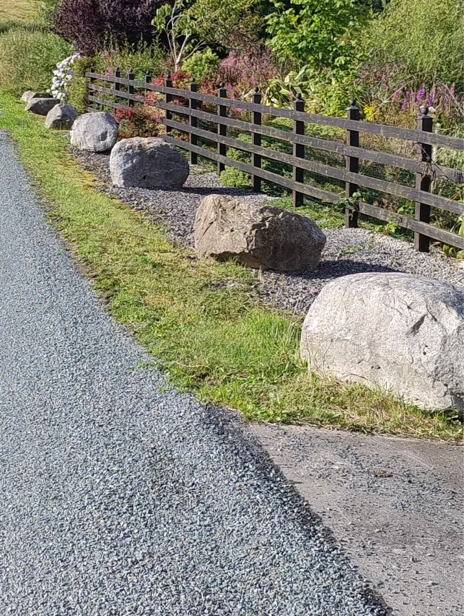 12 Large decorative Stones - Image 2