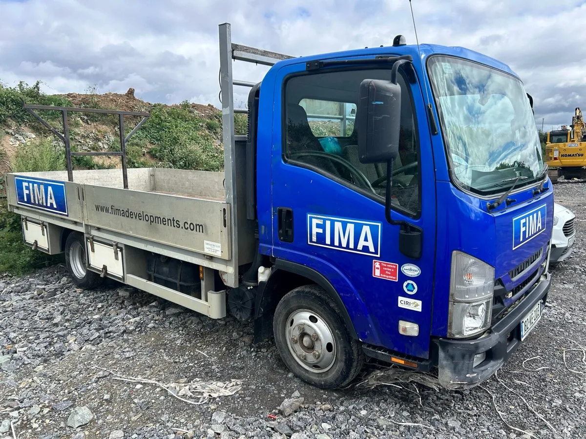 Flat bed Izuzu - Image 2