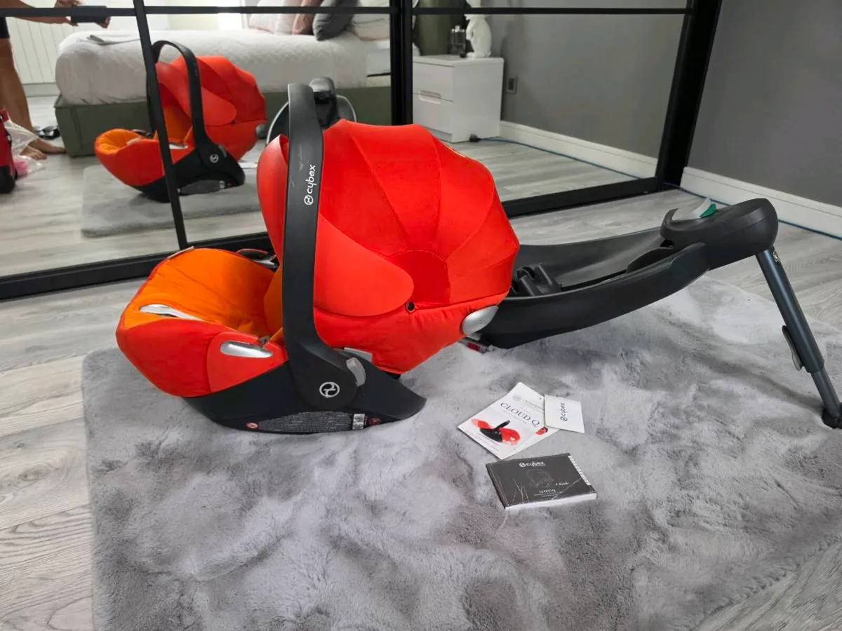 Cybex cloud Platinum Q size with base - Image 1