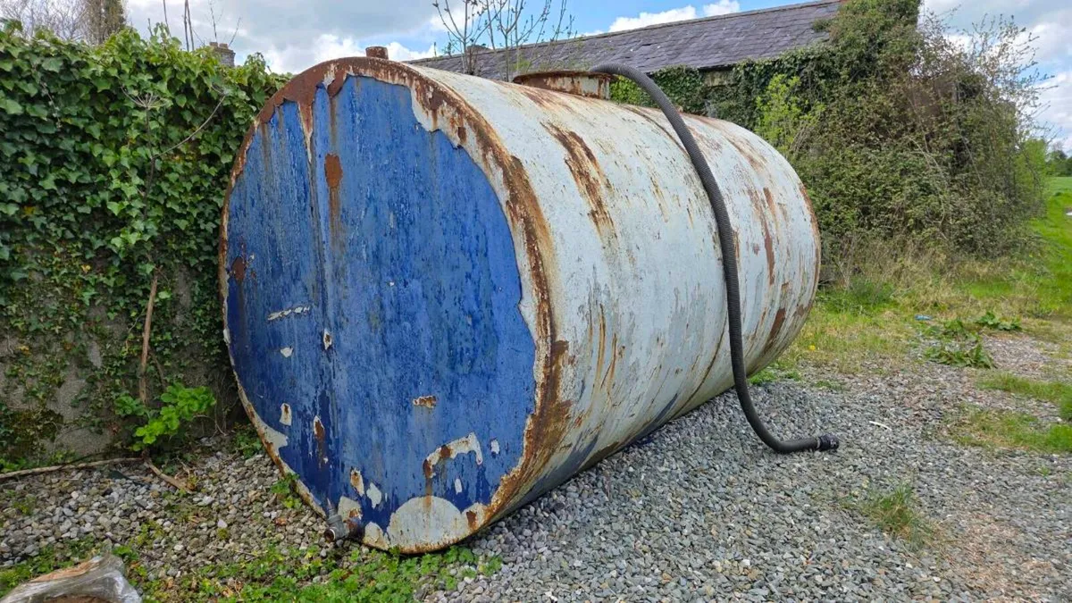 2,000 gallon steel tank - Image 2