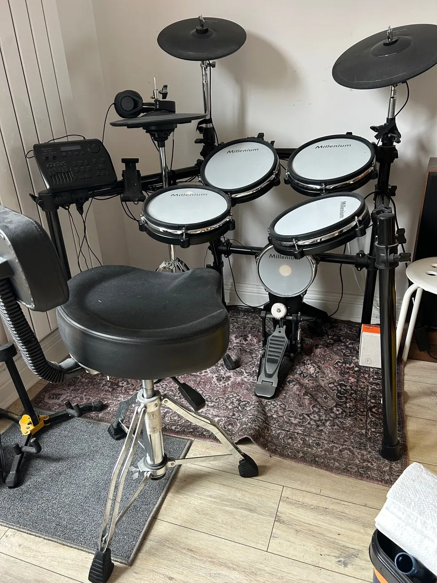 Drum kit electric & FREE Yamaha keyboard - Image 1