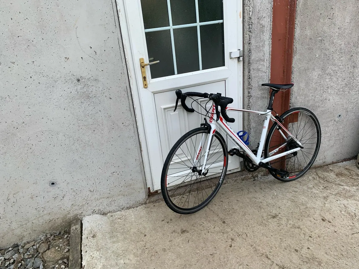 Giant defy bike - Image 3