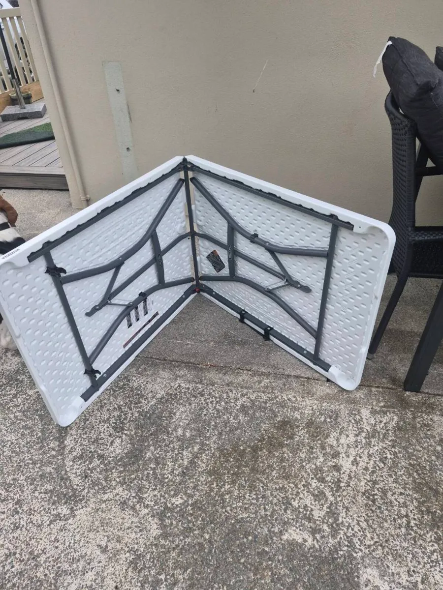 Foldup picnic table - Image 2