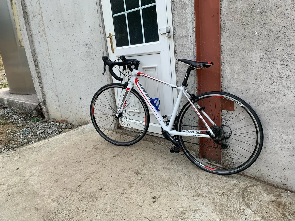 Giant defy bike - Image 4