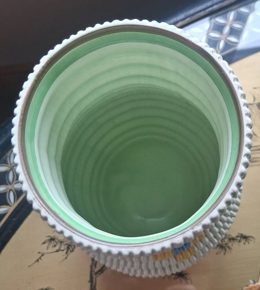 Clarice Cliff vase - Image 3